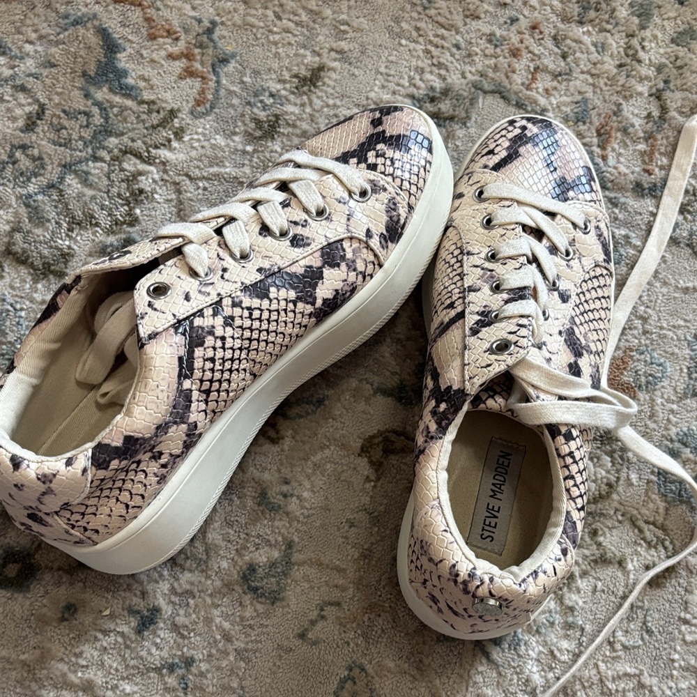 Steve Madden ‘Bertie’ Platform Python Snakeskin Lace Up Tennis Shoes